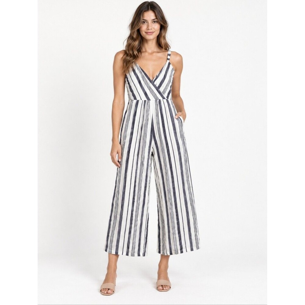 EUC Japna lined WOMEN'S GRAY & WHITE STRIPED JUMPSUIT ROMPER, S